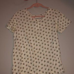 White flower print tee